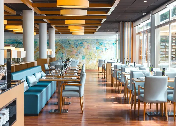 Monica Hotel